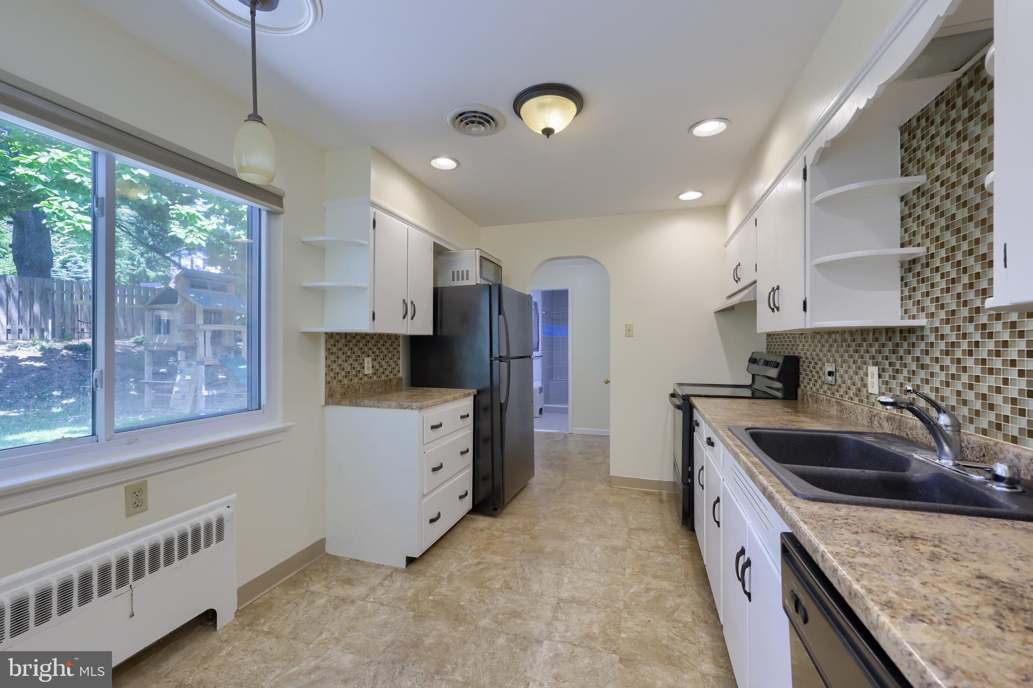 207 Scott Road York, PA 17403 - Photo 12 of 27 Gallery Image 12