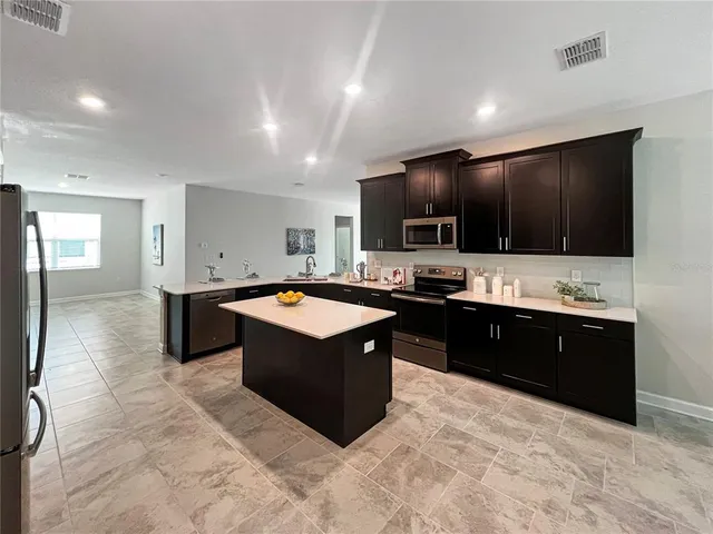 $2,700 | 2155 Camden Loop, Davenport, FL 33837