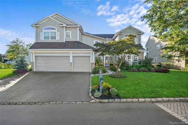 $1,195,000 | 77 Hamlet Drive, Mount Sinai, NY 11766