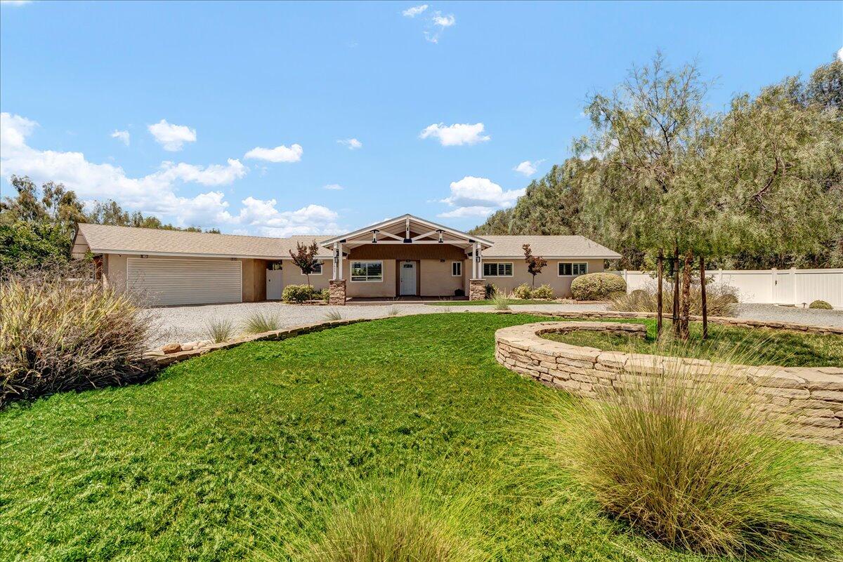 1635 North Elberta Road Exeter, CA 93221 - Photo 4 of 92 Front of house