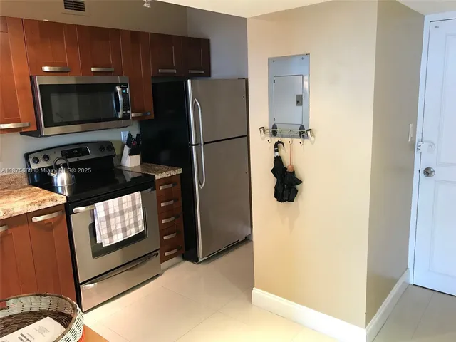 $3,500 | 100 Lincoln Road, Unit 1226, Miami Beach, FL 33139