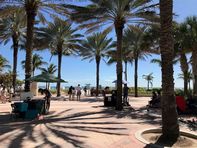 $3,500 | 100 Lincoln Road, Unit 1226, Miami Beach, FL 33139