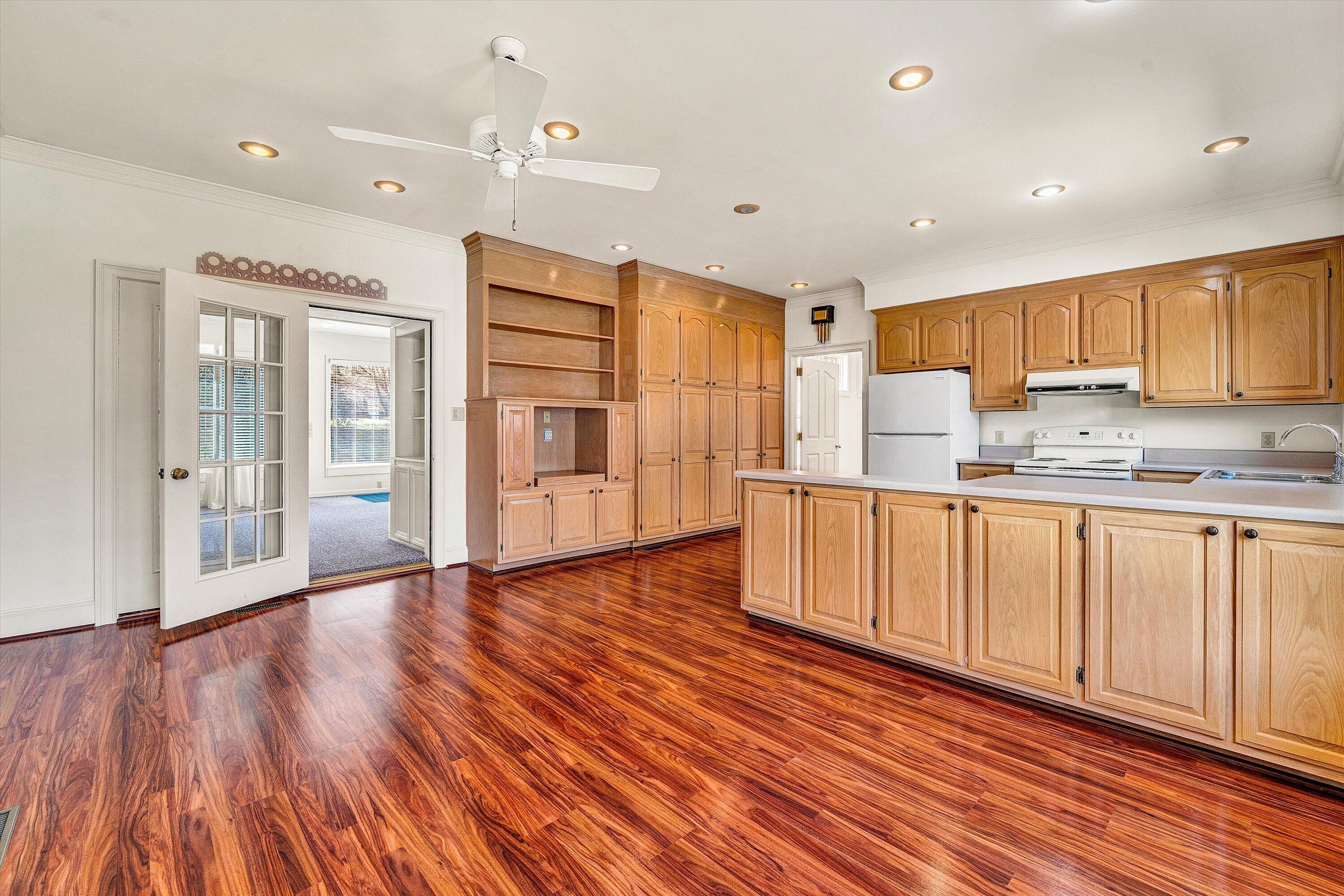 610 Murphy Road Collinsville, VA 24078 - Photo 25 of 44 25-In-Law Suite_Apartment_2nd Kitchen