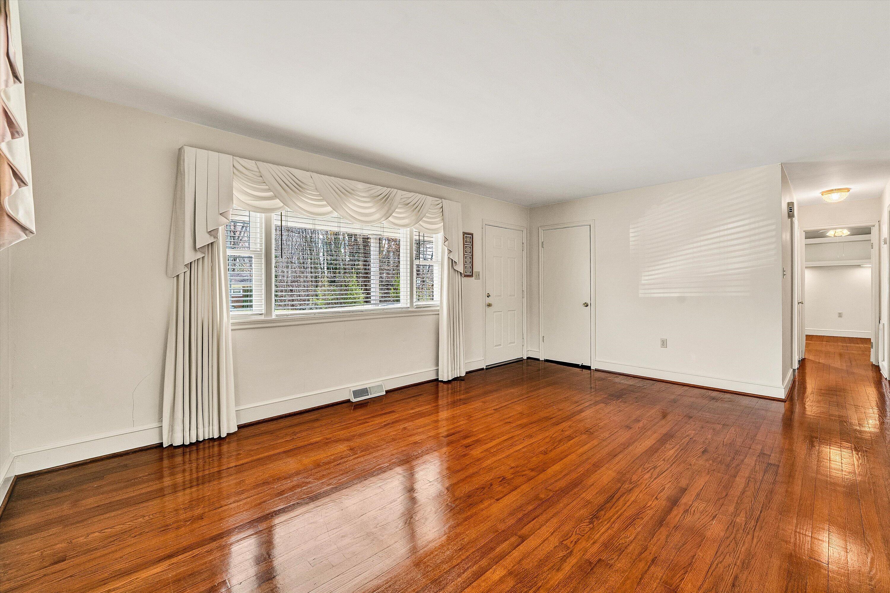 610 Murphy Road Collinsville, VA 24078 - Photo 6 of 44 06-Beautiful Hardwood Floors