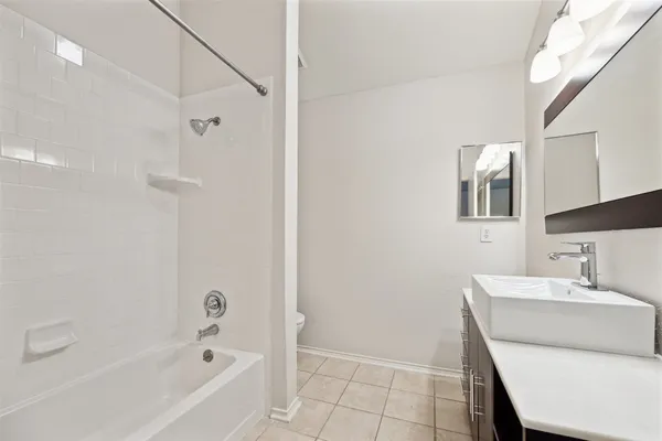 $179,000 | 2023 Gentryside Drive, Unit 304, Houston, TX 77077