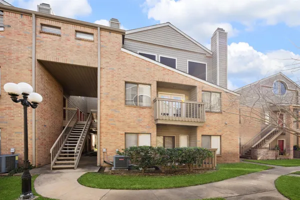 $179,000 | 2023 Gentryside Drive, Unit 304, Houston, TX 77077