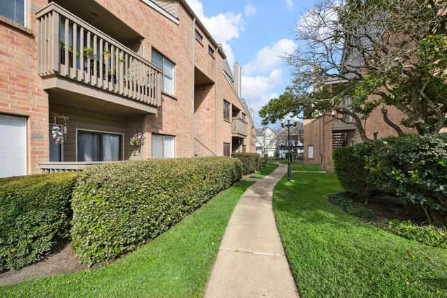 $179,000 | 2023 Gentryside Drive, Unit 304, Houston, TX 77077