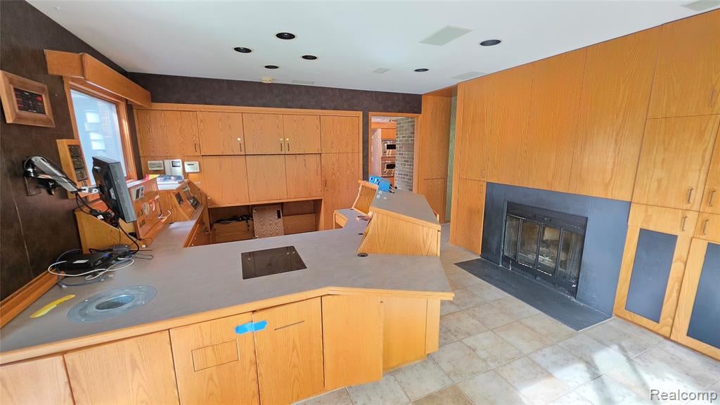 2551 Patterson Lake Road Pinckney, MI 48169 - Photo 8 of 37 Gallery Image 8