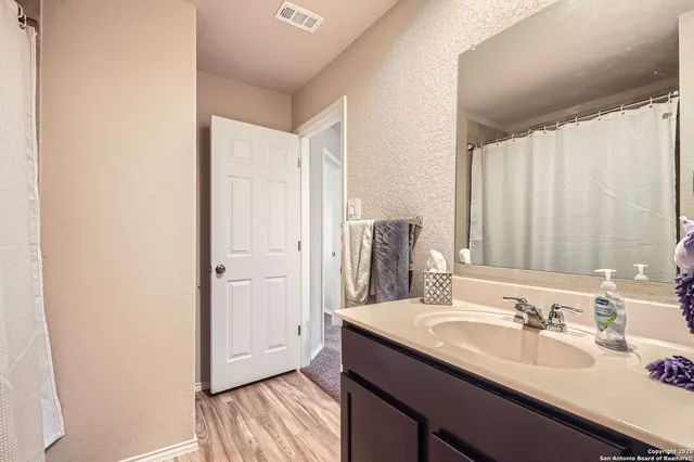 $285,000 | 13039 Heathers Sun Street, St. Hedwig, TX 78152