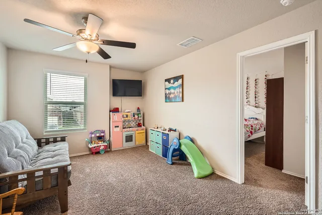 $285,000 | 13039 Heathers Sun Street, St. Hedwig, TX 78152