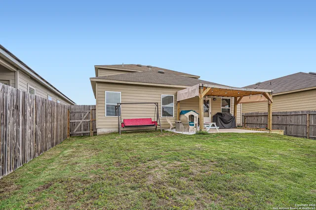 $285,000 | 13039 Heathers Sun Street, St. Hedwig, TX 78152