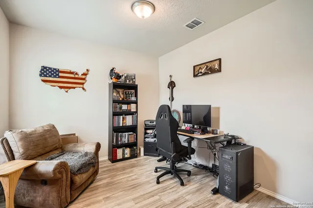 $285,000 | 13039 Heathers Sun Street, St. Hedwig, TX 78152