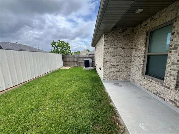 $2,400 | 2708 Volpe Drive, Chalmette, LA 70043