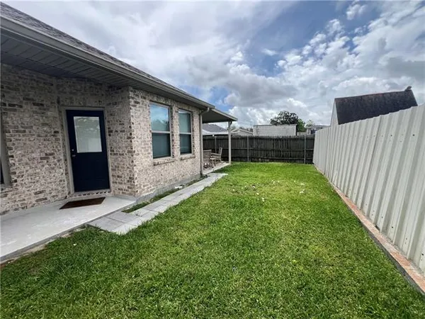 $2,400 | 2708 Volpe Drive, Chalmette, LA 70043
