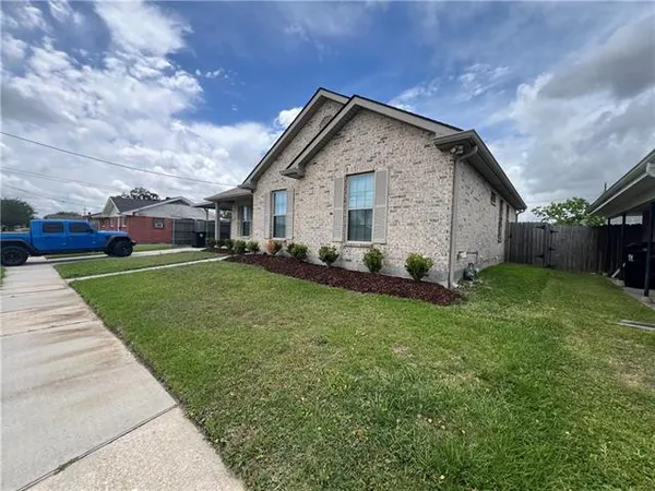 $2,400 | 2708 Volpe Drive, Chalmette, LA 70043