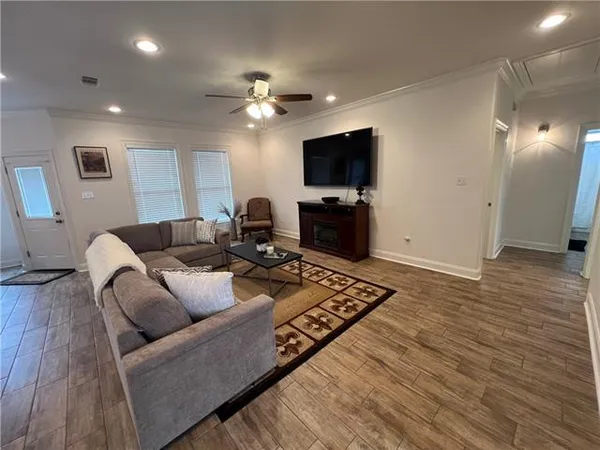 $2,400 | 2708 Volpe Drive, Chalmette, LA 70043