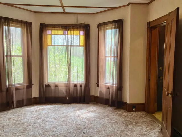 $165,000 | 77 Buffalo Street, Hardwick, VT 05843