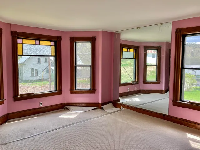 $165,000 | 77 Buffalo Street, Hardwick, VT 05843