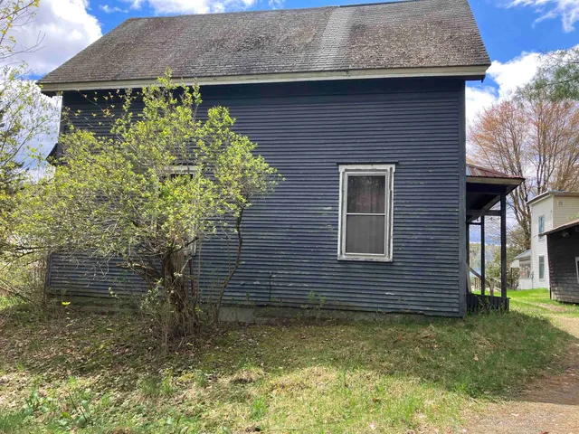 $165,000 | 77 Buffalo Street, Hardwick, VT 05843