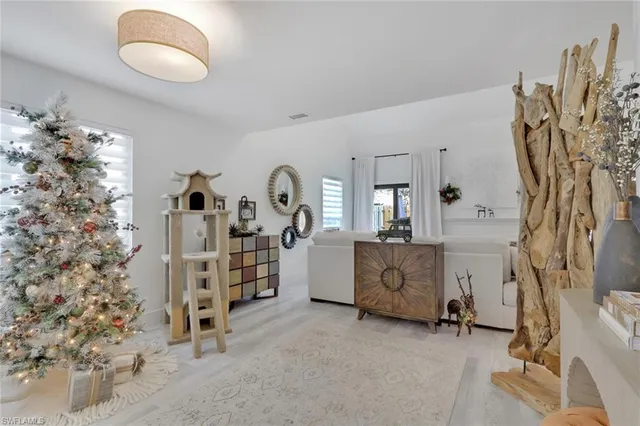 a view of a bedroom with workspace