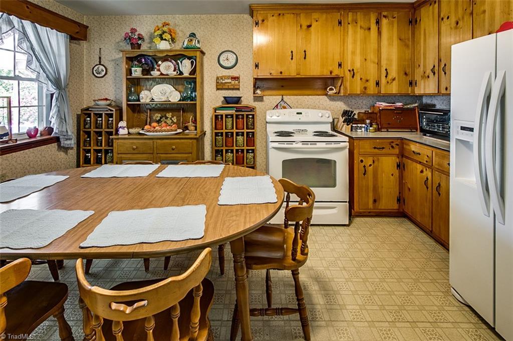 1206 Pepperidge Road Asheboro, NC 27205 - Photo 11 of 30 Gallery Image 11