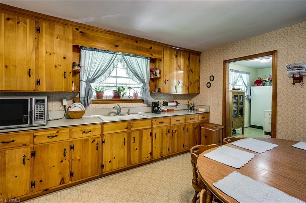 1206 Pepperidge Road Asheboro, NC 27205 - Photo 13 of 30 Gallery Image 13