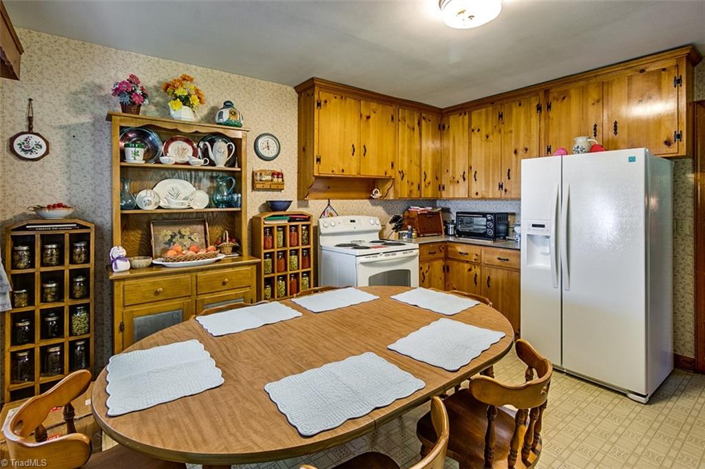 1206 Pepperidge Road Asheboro, NC 27205 - Photo 10 of 30 Gallery Image 10