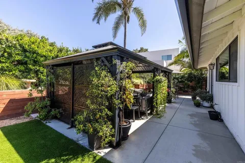 $3,600,000 | 8675 Glenwick Lane, La Jolla, CA 92037
