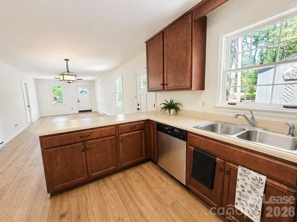 $1,850 | 2736 Miranda Road, Charlotte, NC 28216