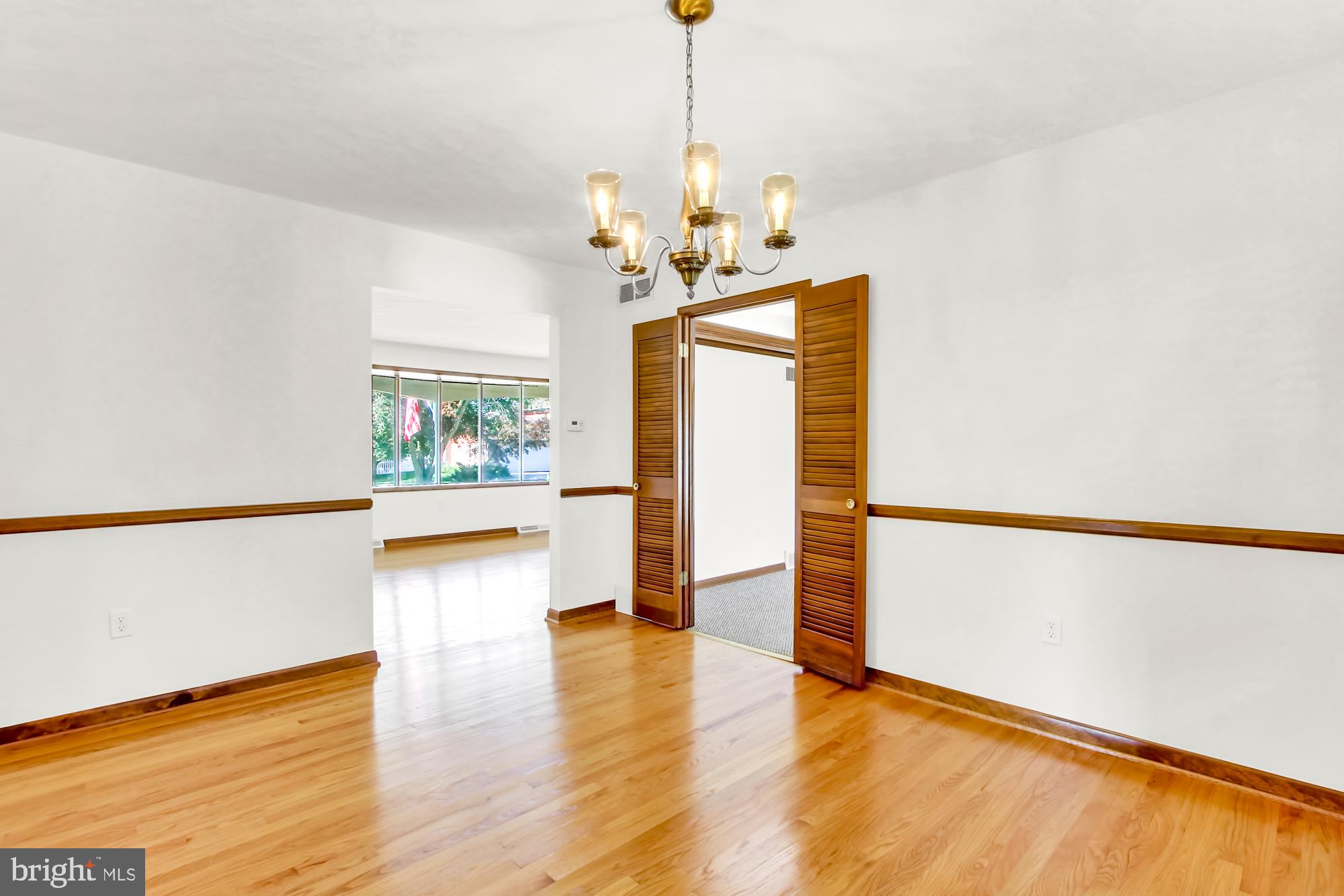 1945 Hampton Road York, PA 17408 - Photo 11 of 28 Gallery Image 11