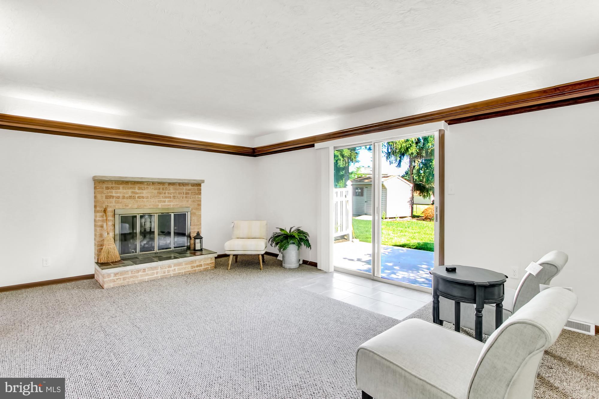 1945 Hampton Road York, PA 17408 - Photo 6 of 28 Gallery Image 6