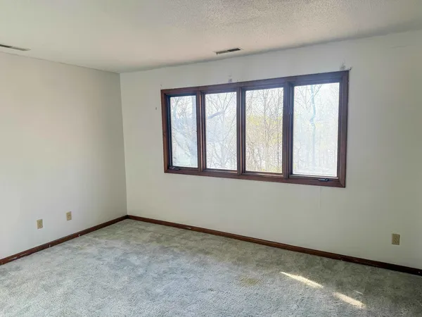 $265,900 | 1139 Lakeridge Road, Danville, IL 61832