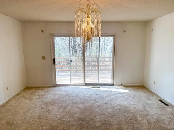 $265,900 | 1139 Lakeridge Road, Danville, IL 61832