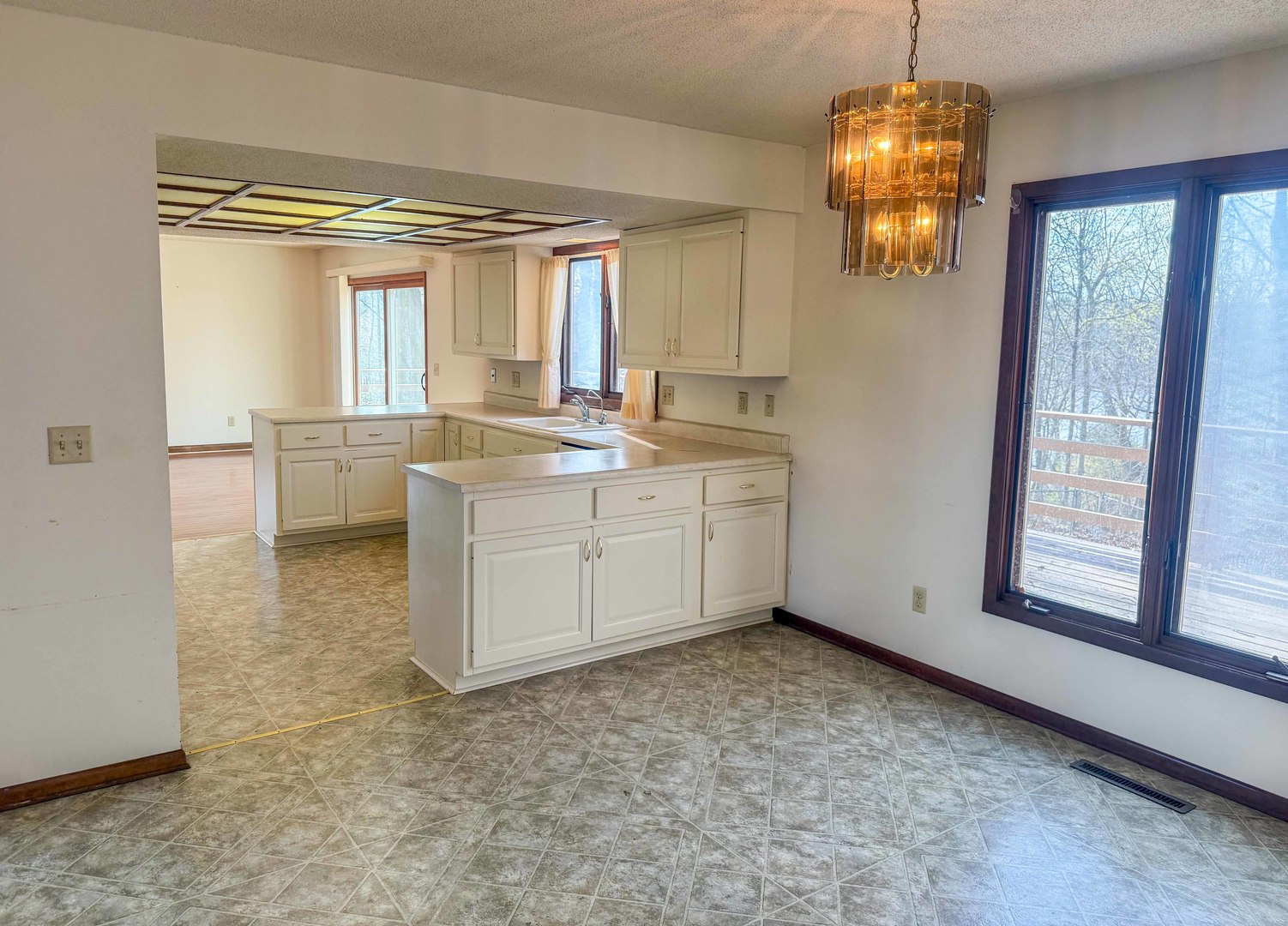 1139 Lakeridge Road Danville, IL 61832 - Photo 7 of 39