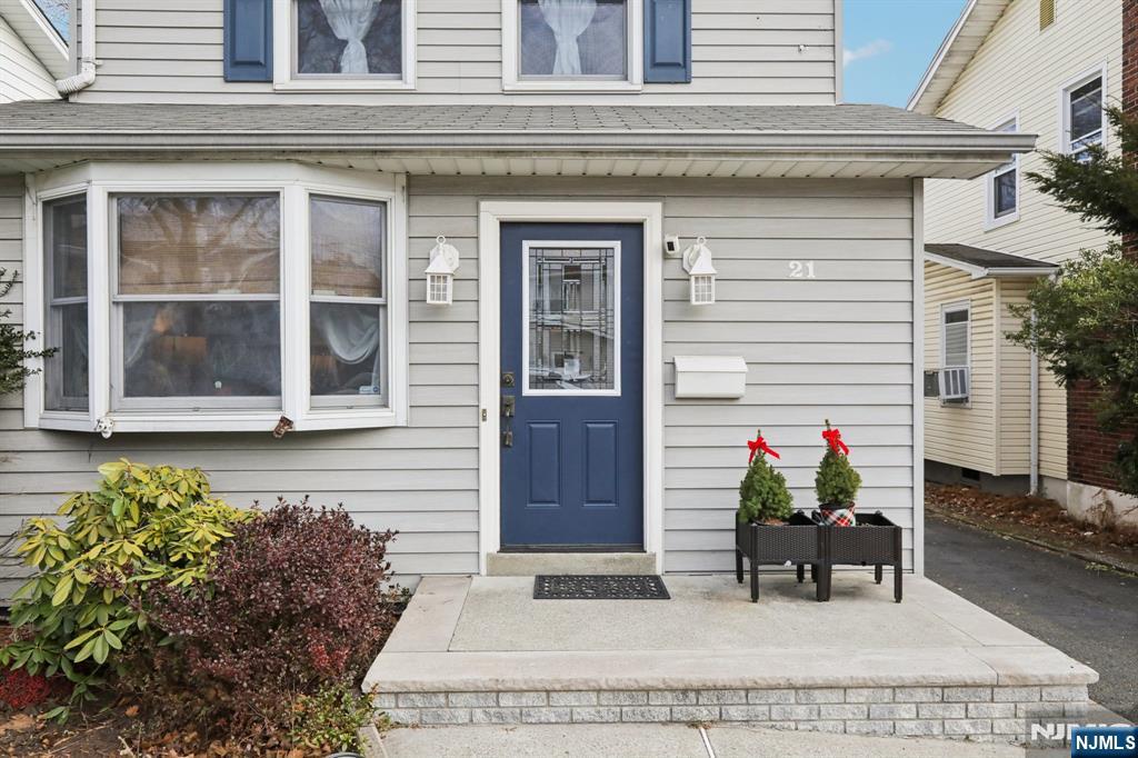 21 Rowe Street Bloomfield, NJ 07003 - Photo 3 of 39