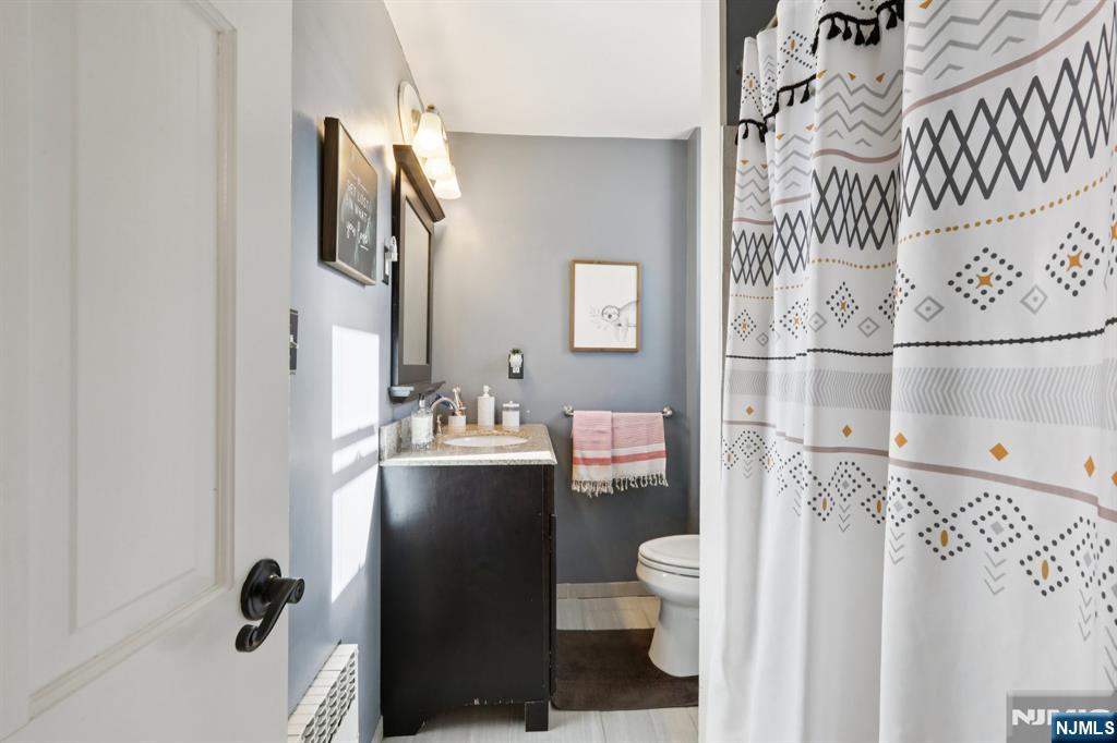 21 Rowe Street Bloomfield, NJ 07003 - Photo 32 of 39