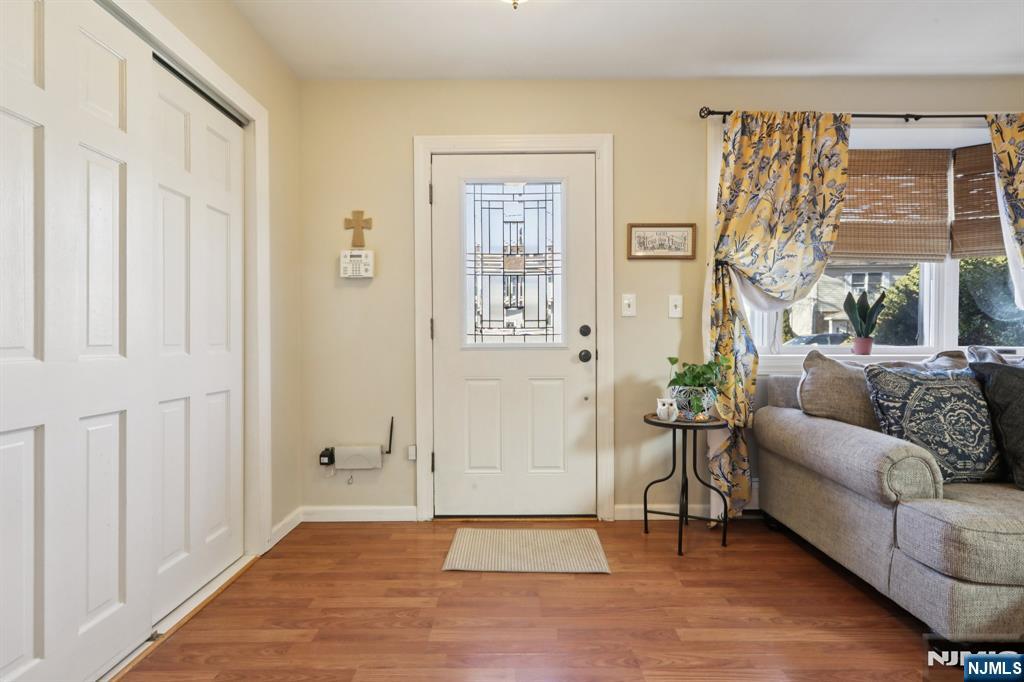 21 Rowe Street Bloomfield, NJ 07003 - Photo 5 of 39