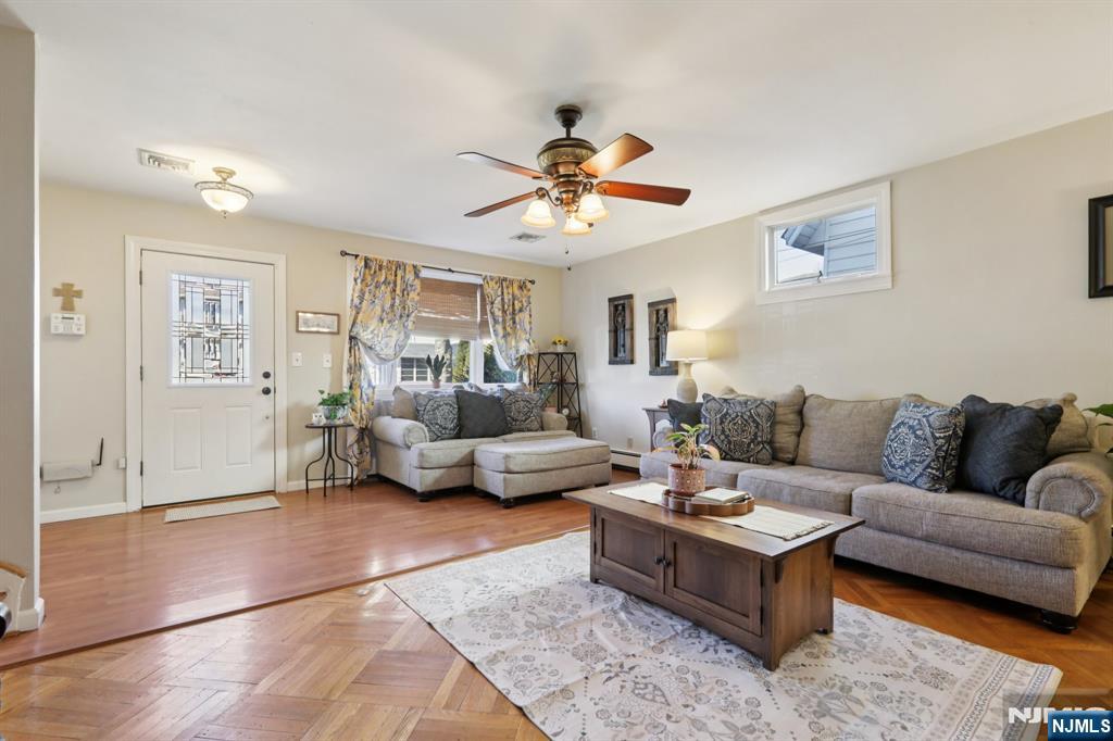 21 Rowe Street Bloomfield, NJ 07003 - Photo 7 of 39