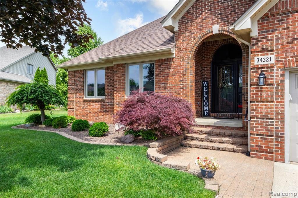 34321 Country Meadow Road Chesterfield, MI 48047 - Photo 3 of 50