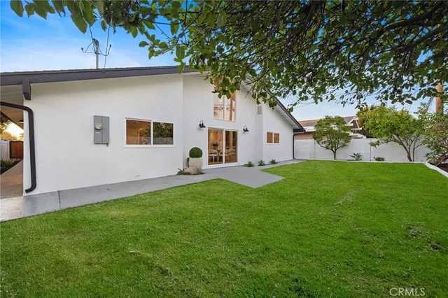 $1,955,000 | 17442 Coronado Lane, Huntington Beach, CA 92647