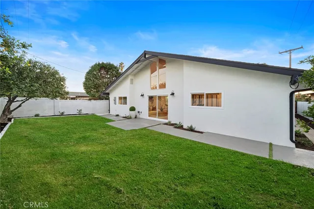 $1,955,000 | 17442 Coronado Lane, Huntington Beach, CA 92647