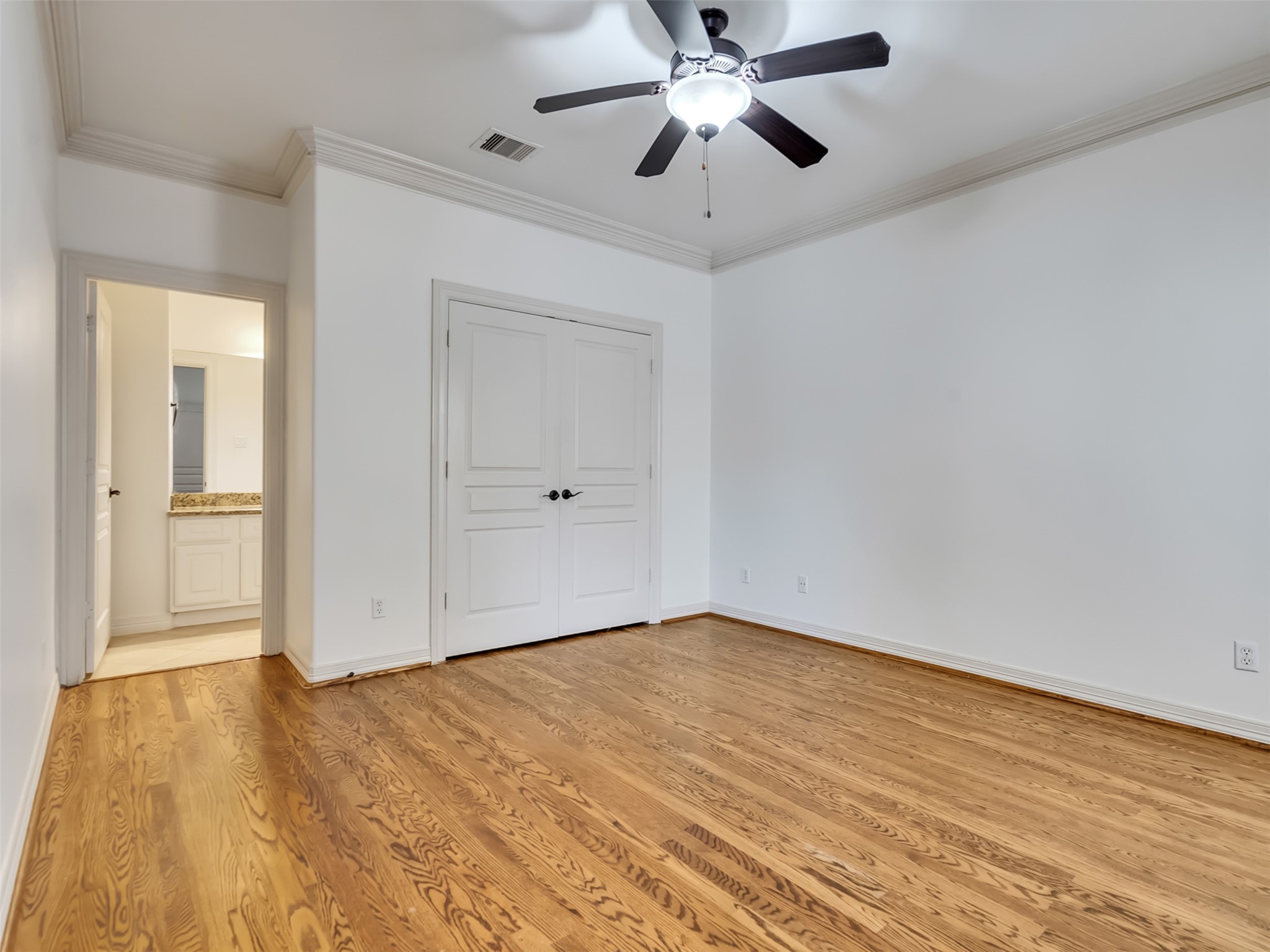 2540 Prospect Street, Unit B Houston, TX 77004 - Photo 6 of 37 wooden floor in an empty room