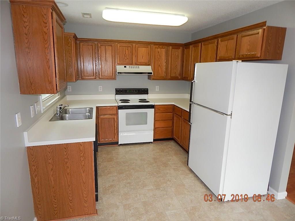 2717 Castle Croft Road Greensboro, NC 27407 - Photo 3 of 9 kitchen