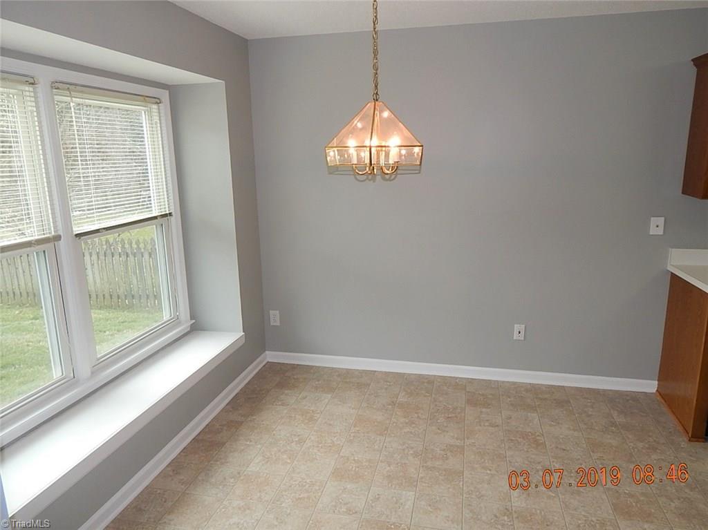 2717 Castle Croft Road Greensboro, NC 27407 - Photo 4 of 9 breakfast/dining area