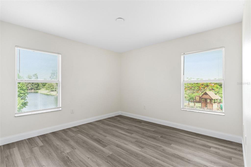 5424 Hammock View Lane Apollo Beach, FL 33572 - Photo 37 of 55 an empty room with a window