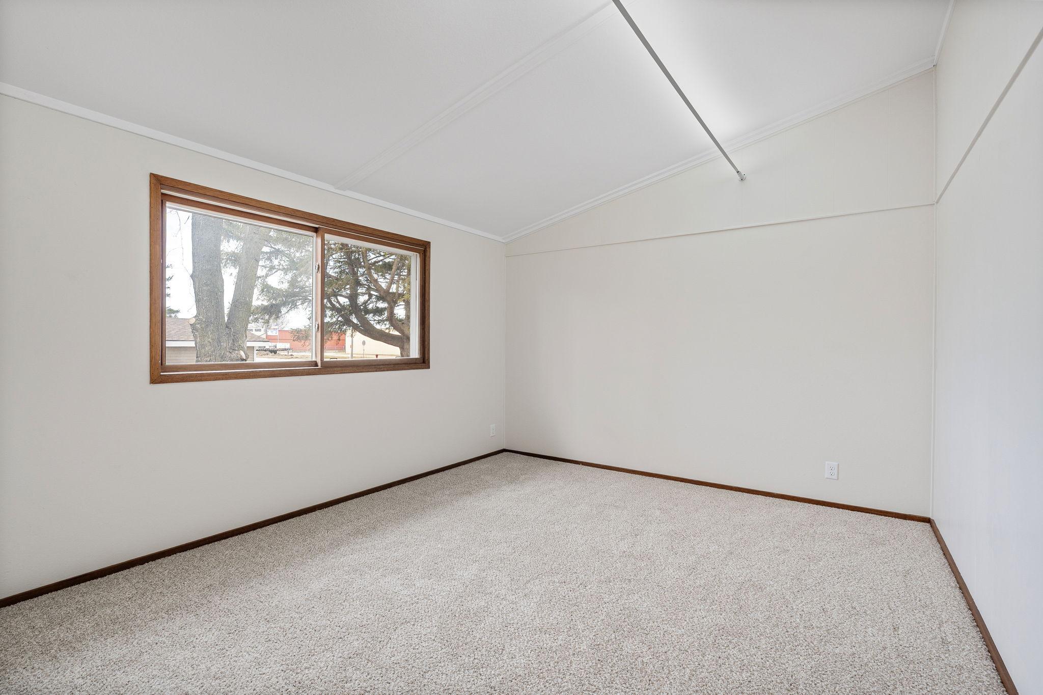 633 3rd Street Northeast Blooming Prairie, MN 55917 - Photo 29 of 47