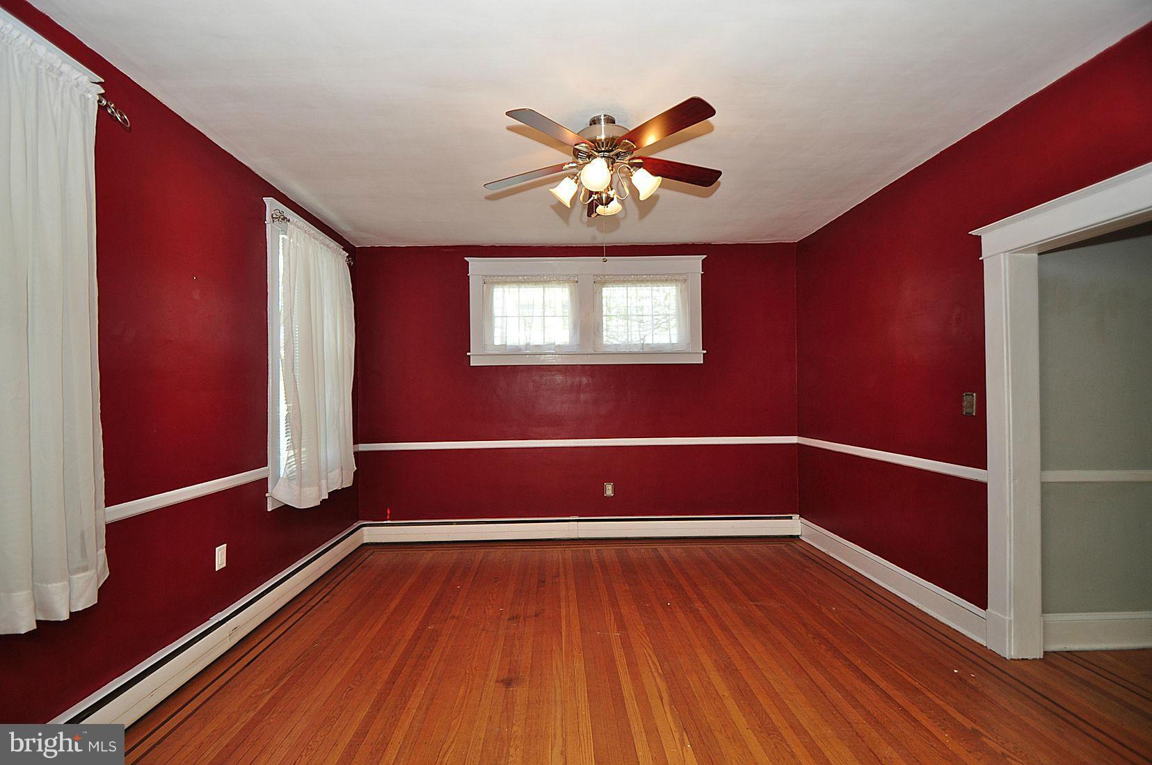 511 North Rock Glen Road Baltimore, MD 21229 - Photo 11 of 23 Dining Room
