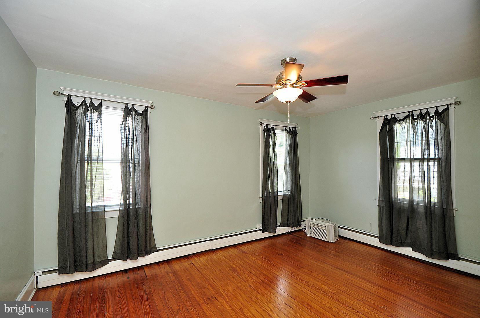 511 North Rock Glen Road Baltimore, MD 21229 - Photo 17 of 23 Bedroom