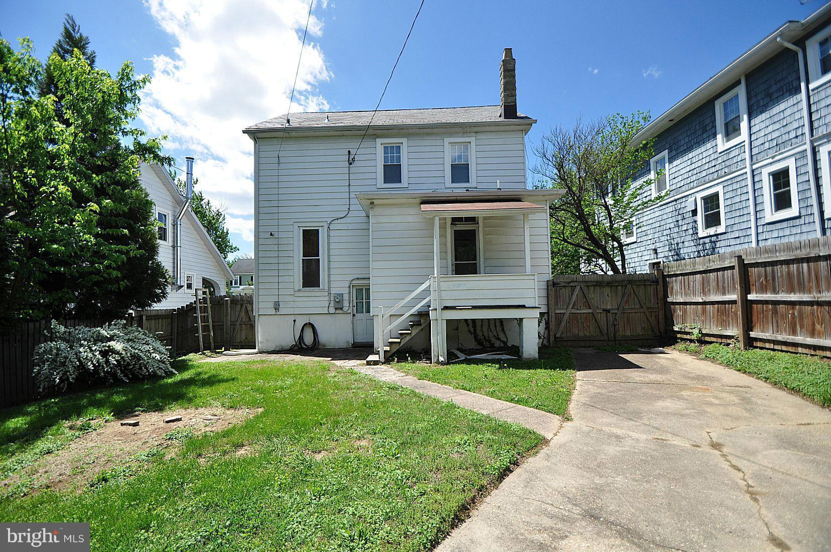 511 North Rock Glen Road Baltimore, MD 21229 - Photo 6 of 23 Exterior (Rear)