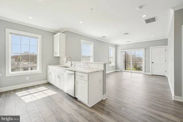 $2,160 | 2421 Bristol Road, Unit 1B300, Warrington, PA 18976